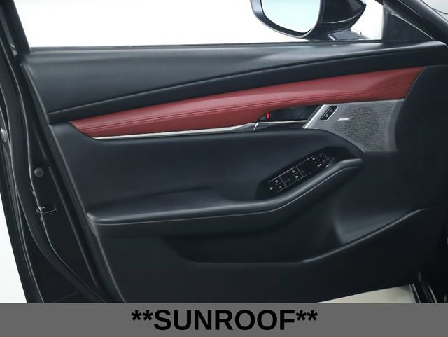 Used 2025 MAZDA MAZDA3 Hatchback w/Premium Plus Pkg image 17