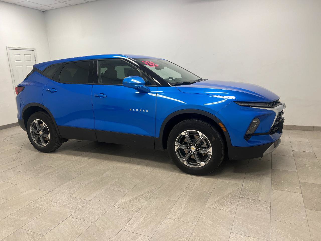 Used 2025 Chevrolet Blazer LT AWD/4WD image 19