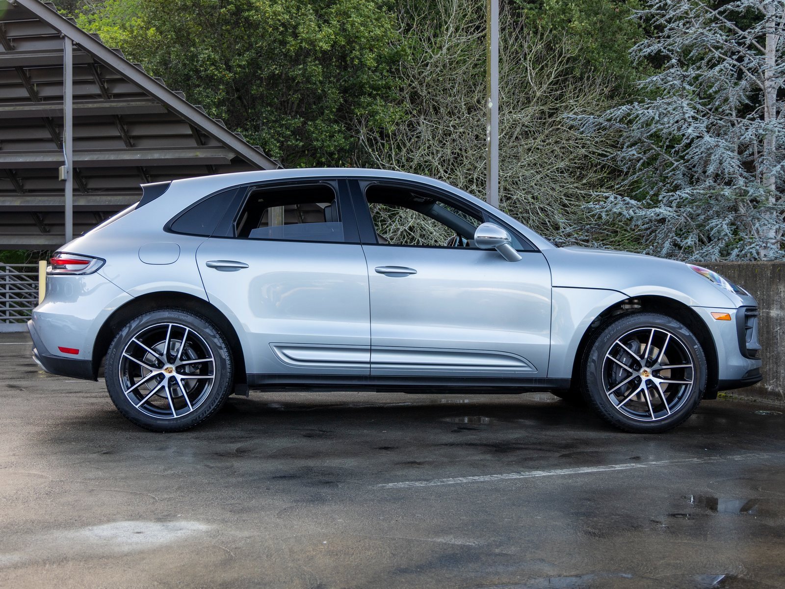 Certified 2023 Porsche Macan image 12