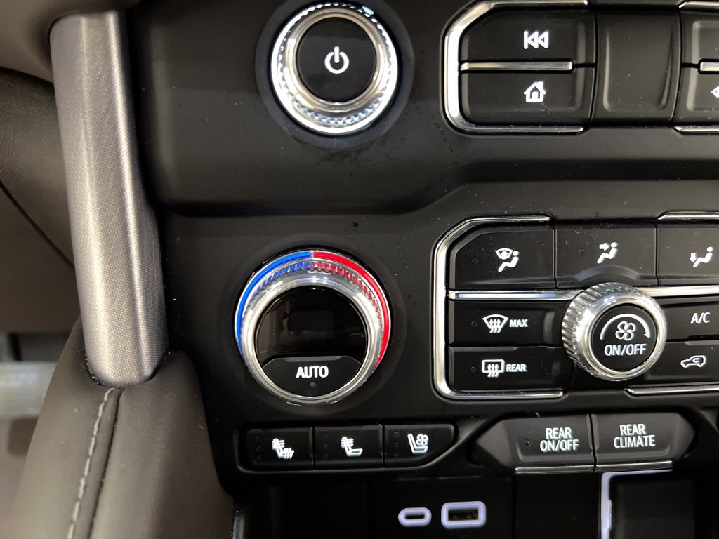 Used 2024 GMC Yukon SLT RWD image 52