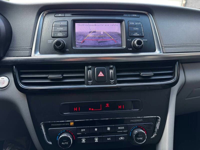 Used 2016 Kia Optima EX image 17