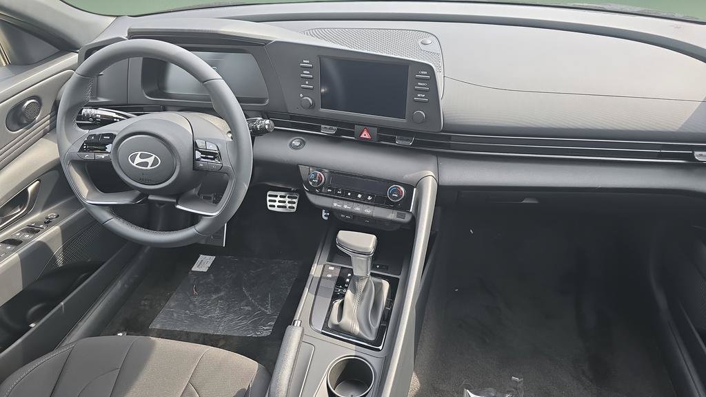 New 2026 Hyundai Elantra Sport FWD image 10