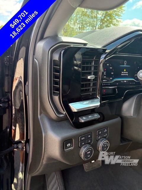 Used 2025 Chevrolet Silverado 1500 LTZ AWD/4WD image 12