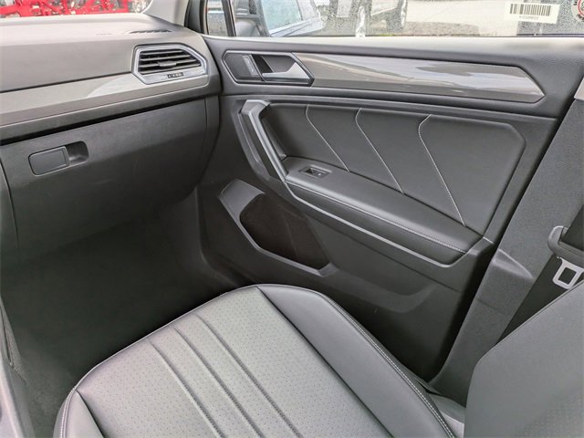 Used 2024 Volkswagen Tiguan SE image 20
