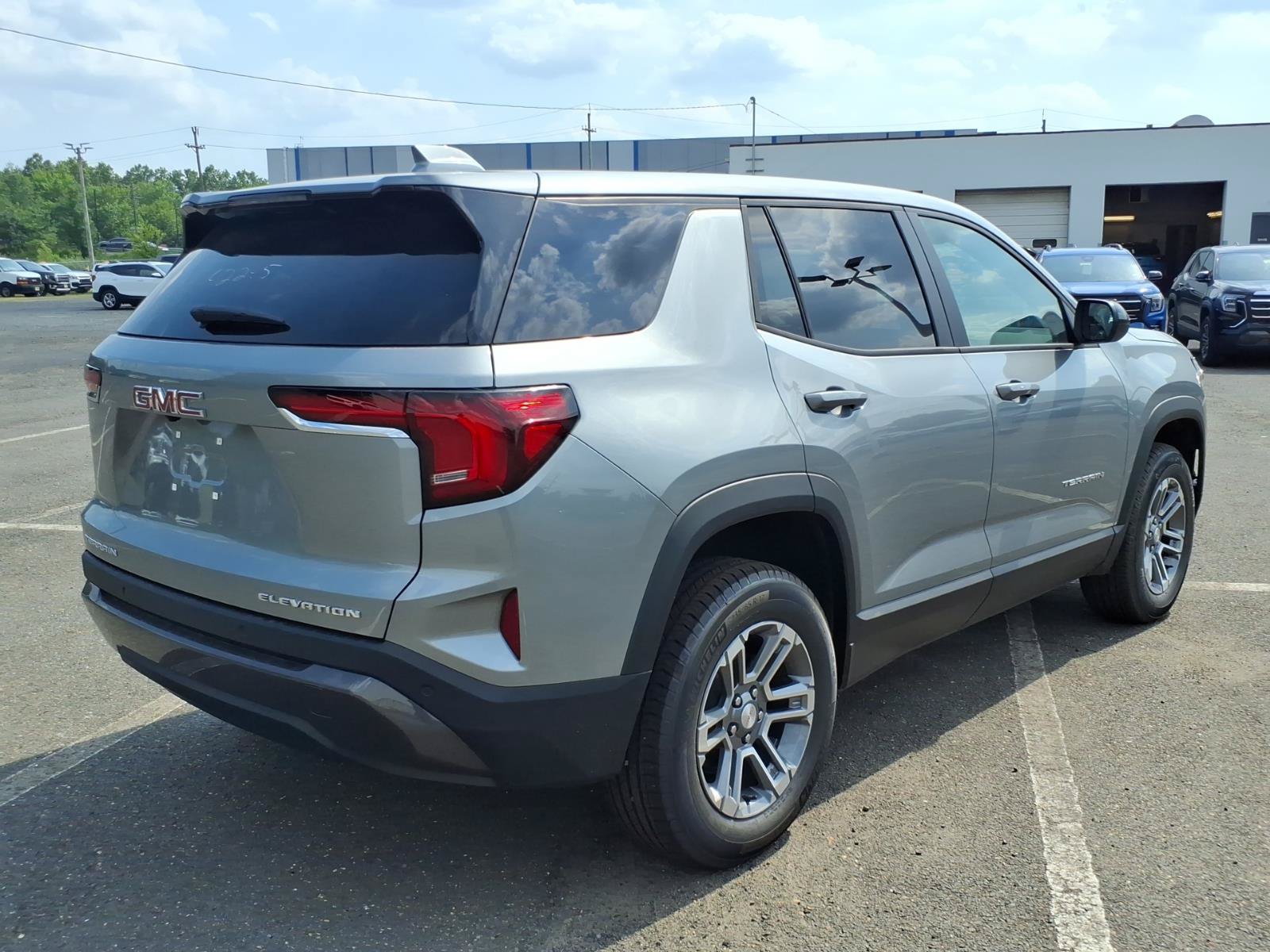 New 2026 GMC Terrain Elevation FWD image 5