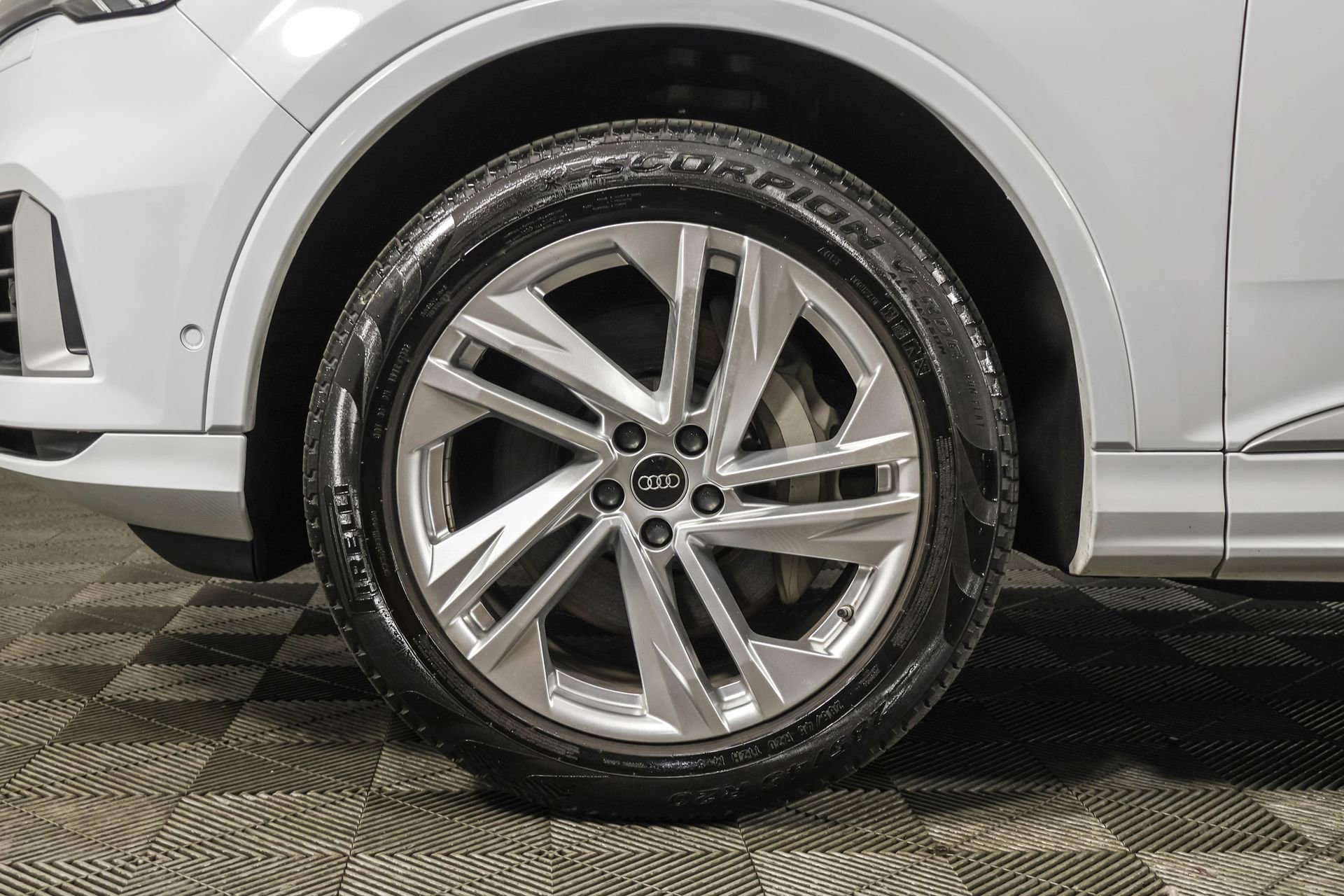 Used 2023 Audi Q7 3.0T Premium w/ Convenience Package image 25