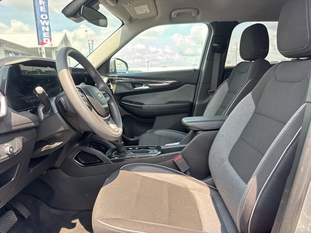 Used 2025 Chevrolet TrailBlazer LT AWD/4WD image 13