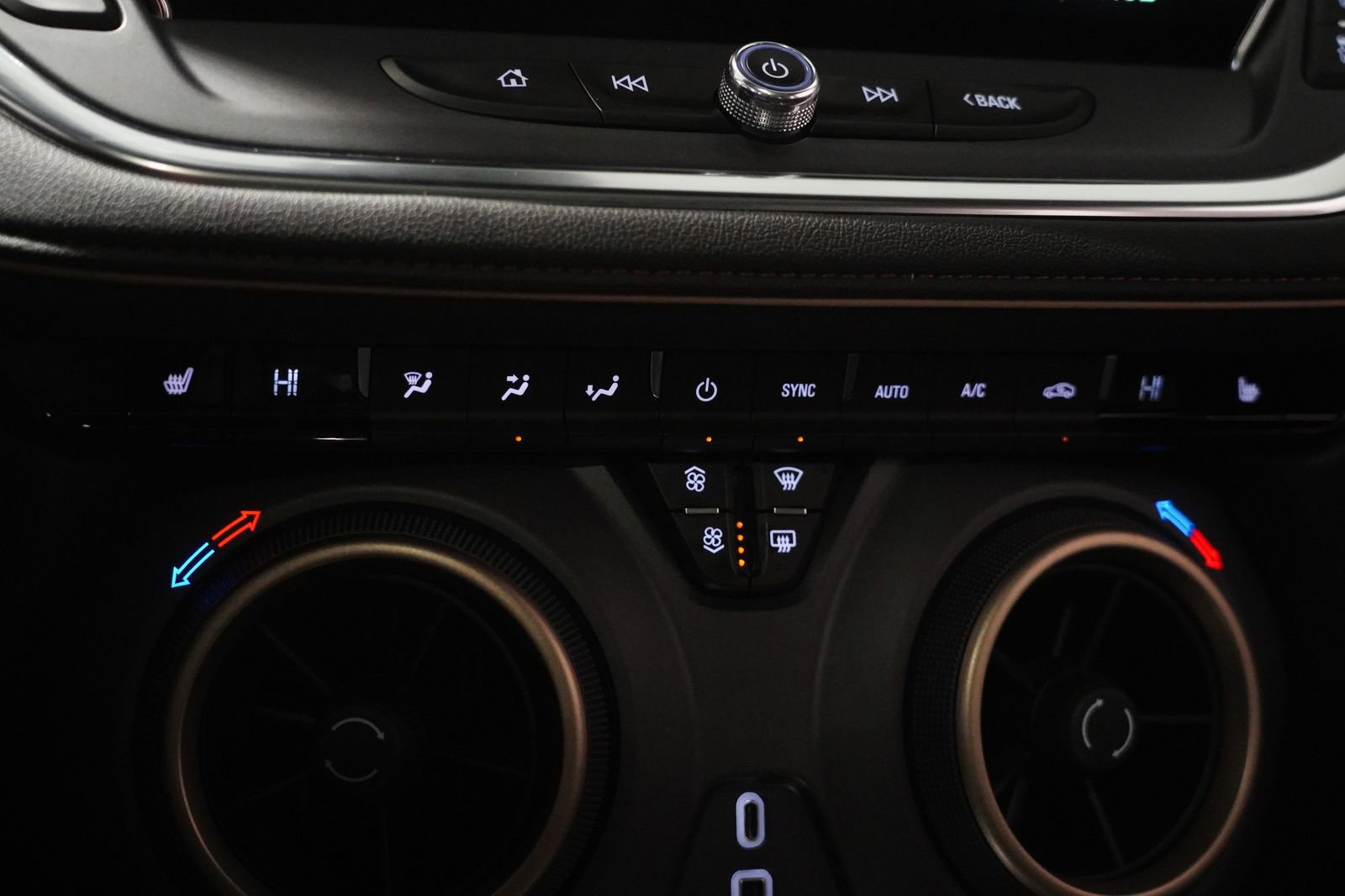 Used 2023 Chevrolet Blazer Premier image 25