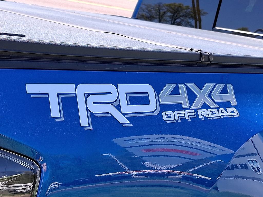 Used 2017 Toyota Tacoma TRD Off-Road AWD/4WD image 12