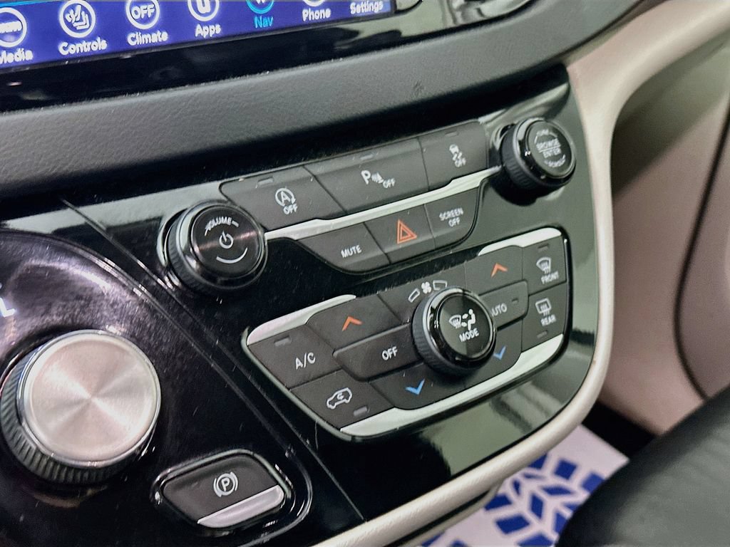 Certified 2020 Chrysler Pacifica Touring-L Plus FWD image 22