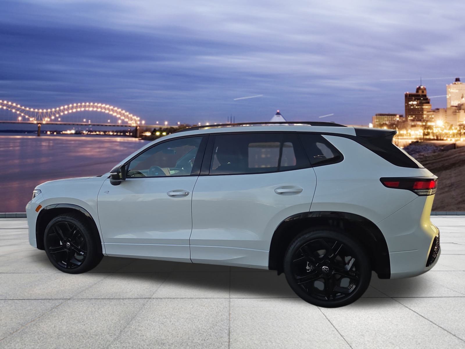 New 2026 Volkswagen Tiguan SE R-Line image 3