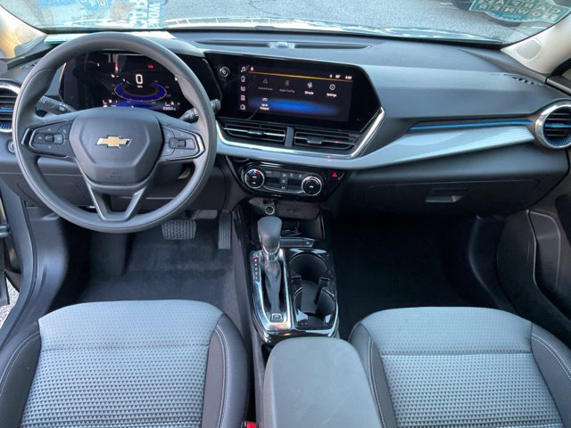 Used 2026 Chevrolet Trax LT FWD image 4