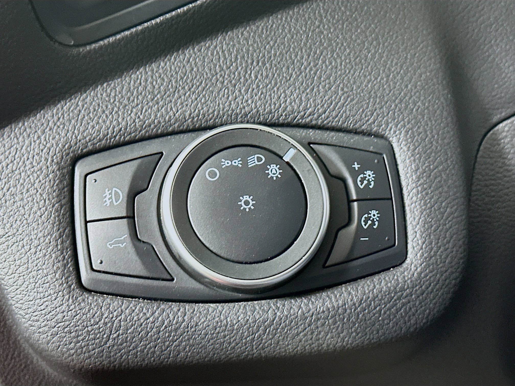 Used 2019 Ford Escape SEL FWD image 17