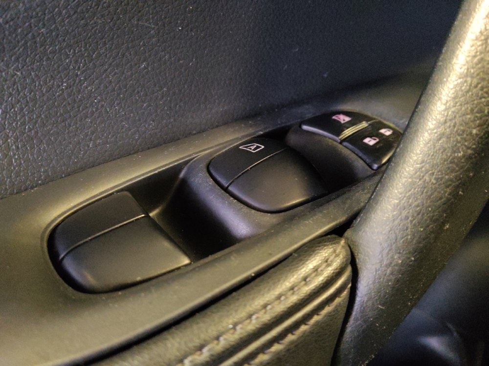 Used 2020 Nissan Rogue SL image 27