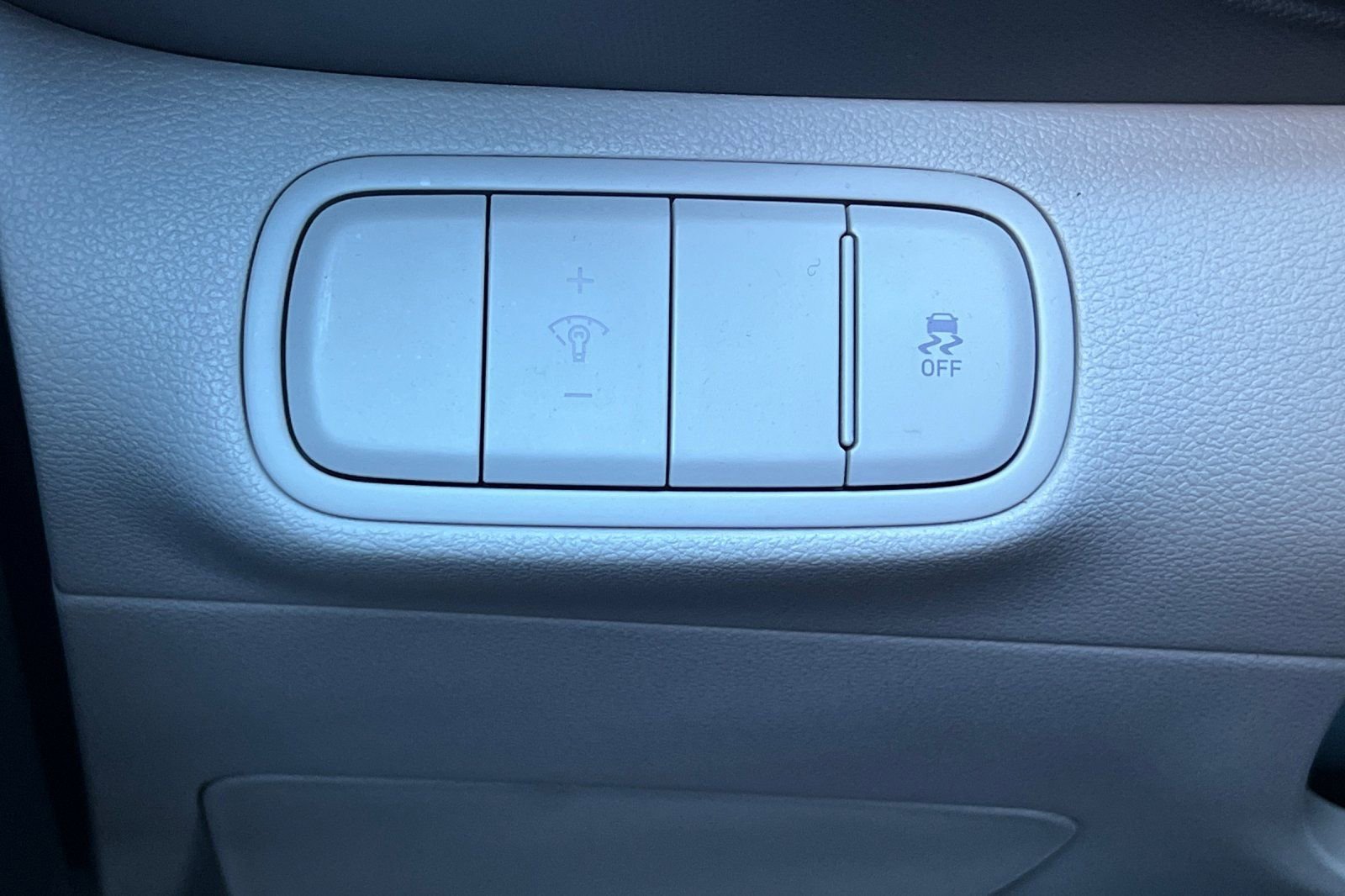 Certified 2025 Hyundai Venue SEL image 37