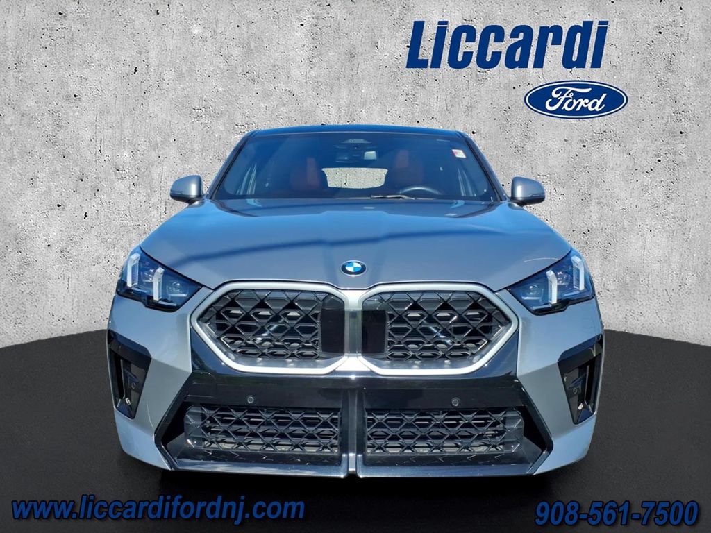 Used 2025 BMW X2 xDrive28i AWD/4WD image 2