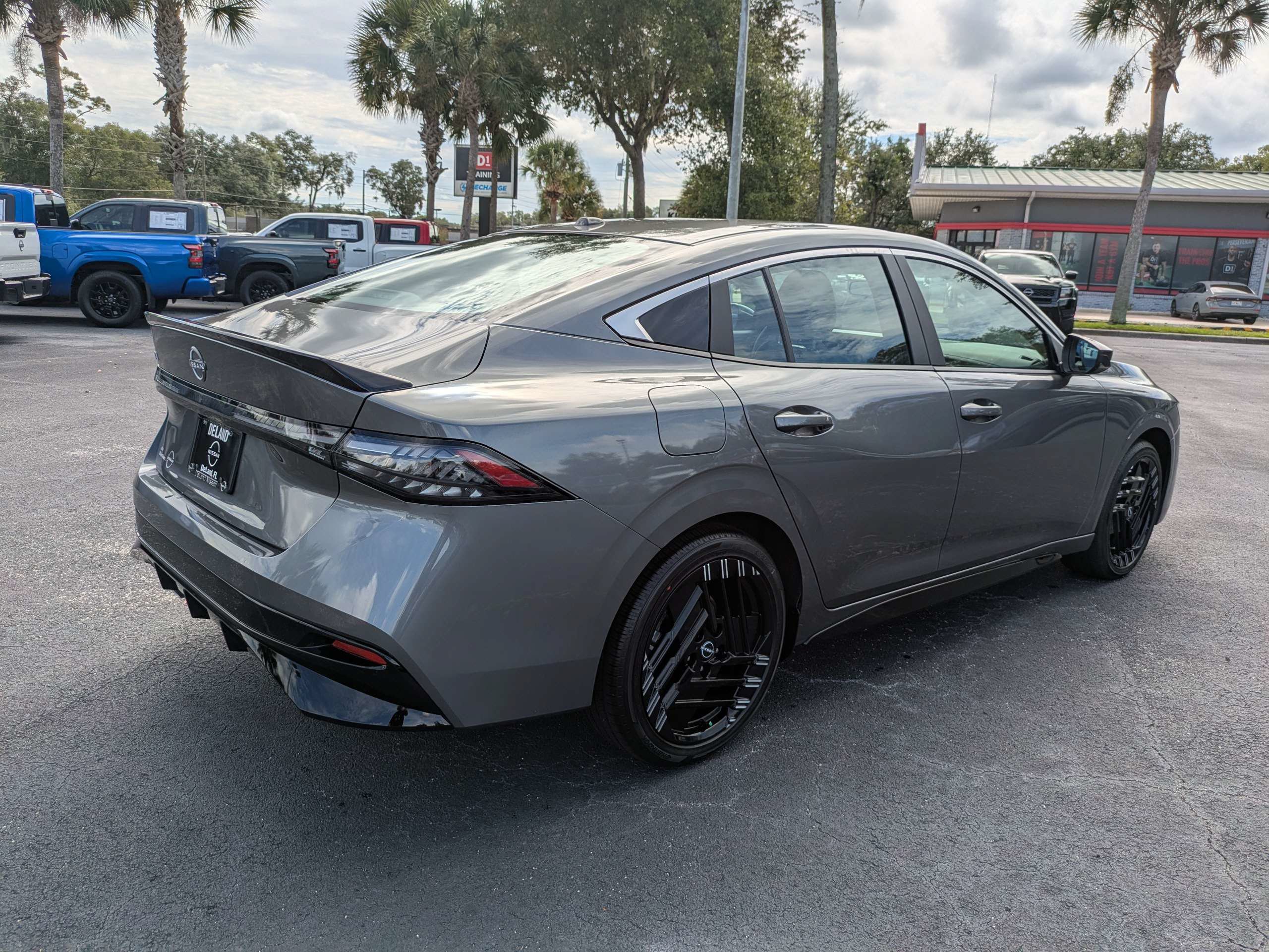 New 2027 Nissan Sentra SR FWD image 4