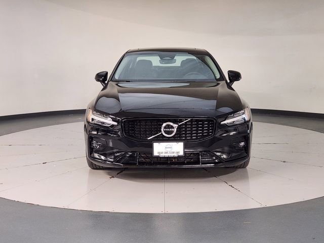 Used 2024 Volvo S60 B5 Core image 9