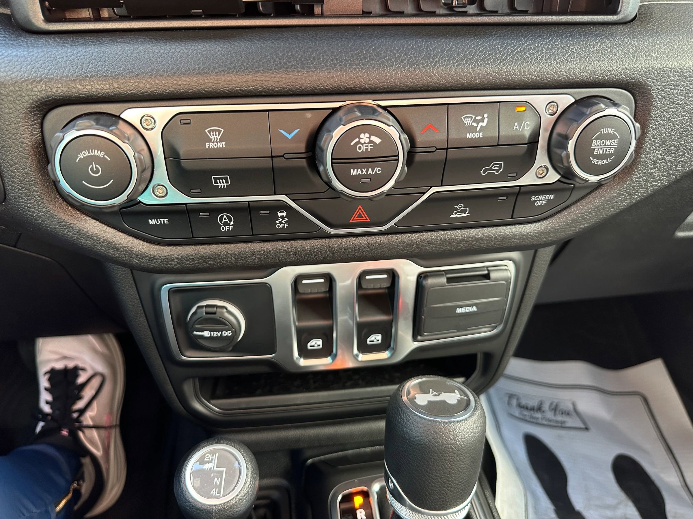 Used 2025 Jeep Wrangler Sport image 18