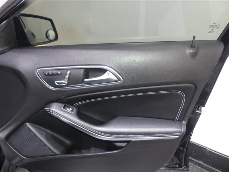 Used 2019 Mercedes-Benz GLA 250 4MATIC image 18