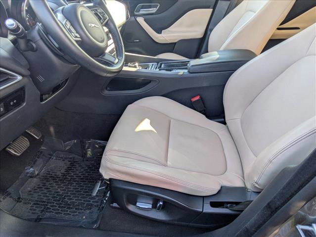 Used 2019 Jaguar F-PACE Premium image 15