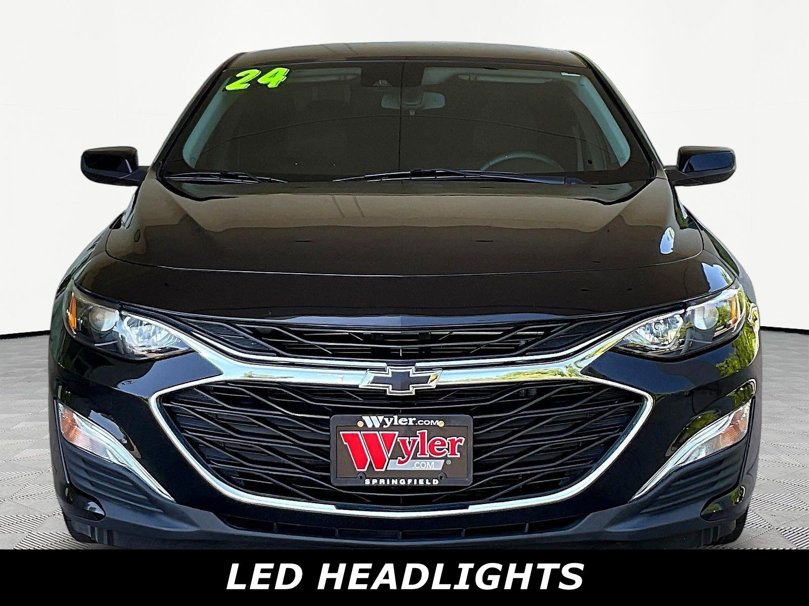 Used 2024 Chevrolet Malibu RS FWD image 2