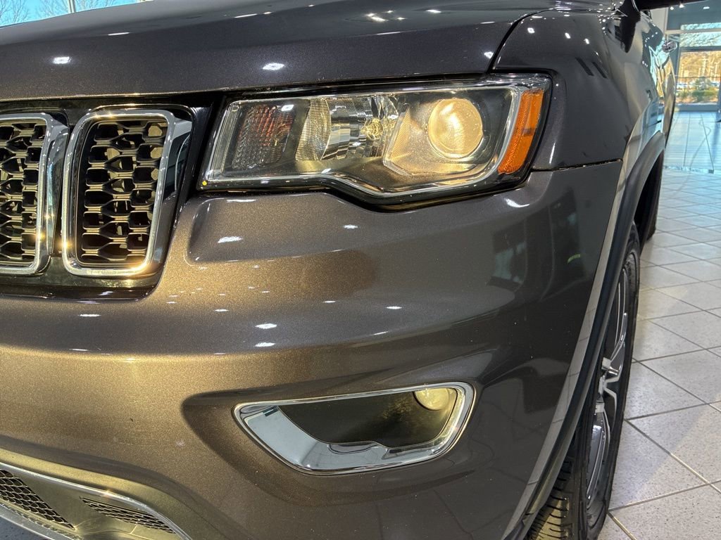 Used 2018 Jeep Grand Cherokee Limited image 14