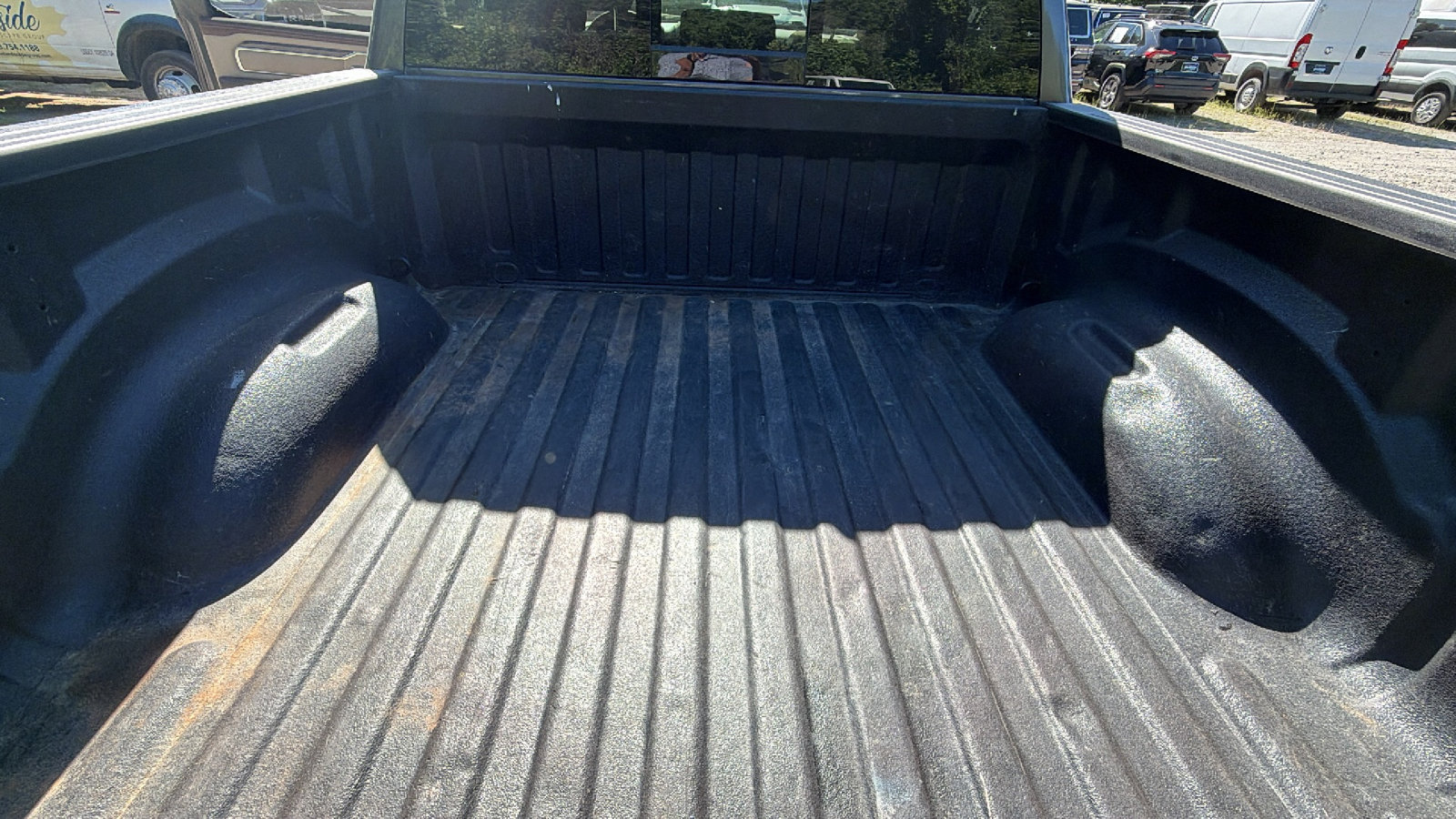Used 2019 RAM 1500 Laramie AWD/4WD image 13