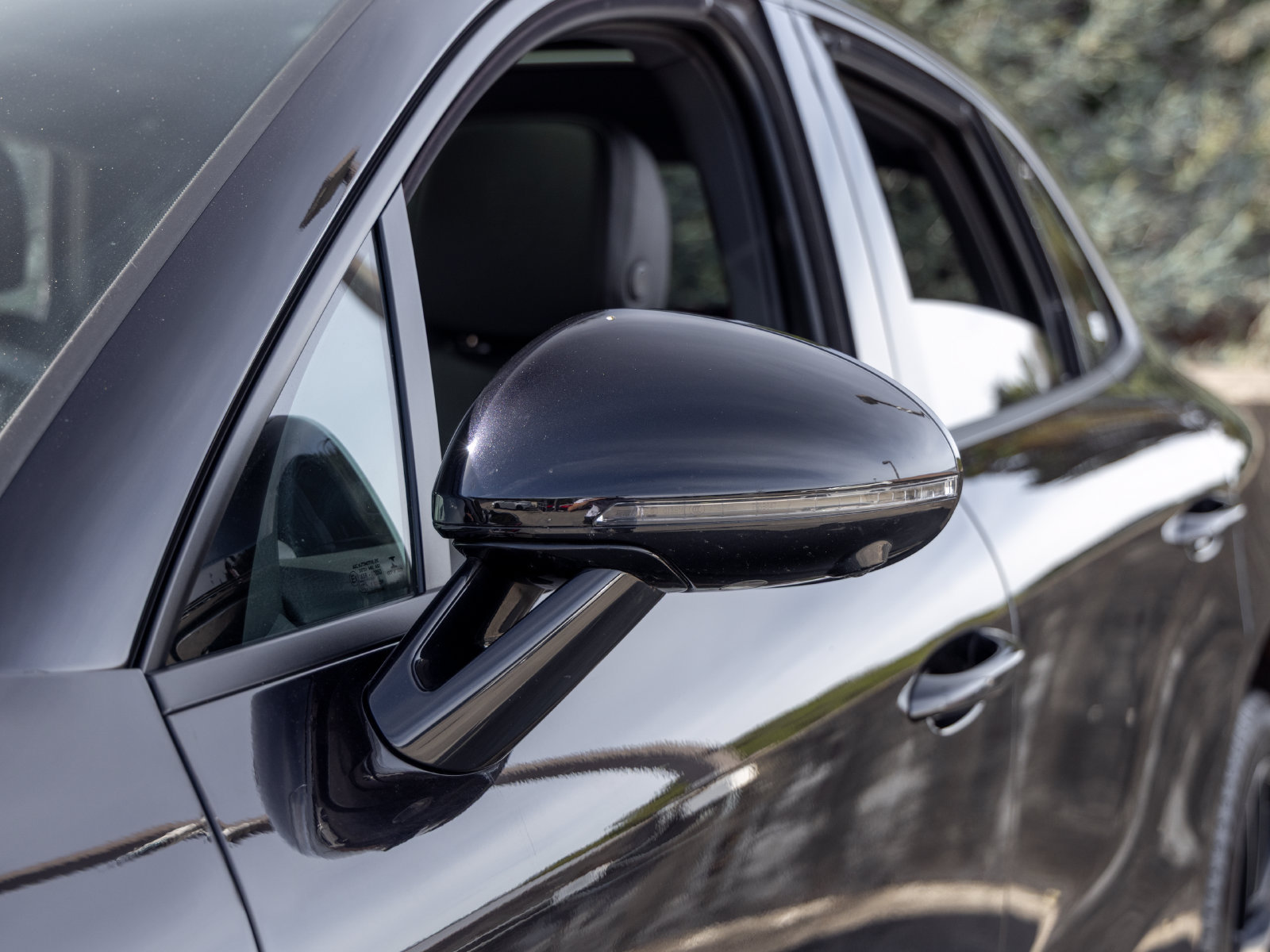 Certified 2023 Porsche Macan AWD/4WD image 19