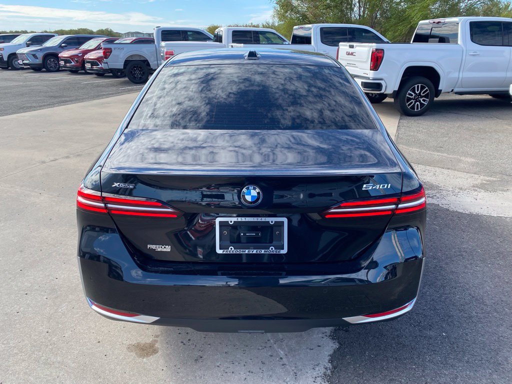 Used 2026 BMW 540i xDrive w/ Premium Package AWD/4WD image 4
