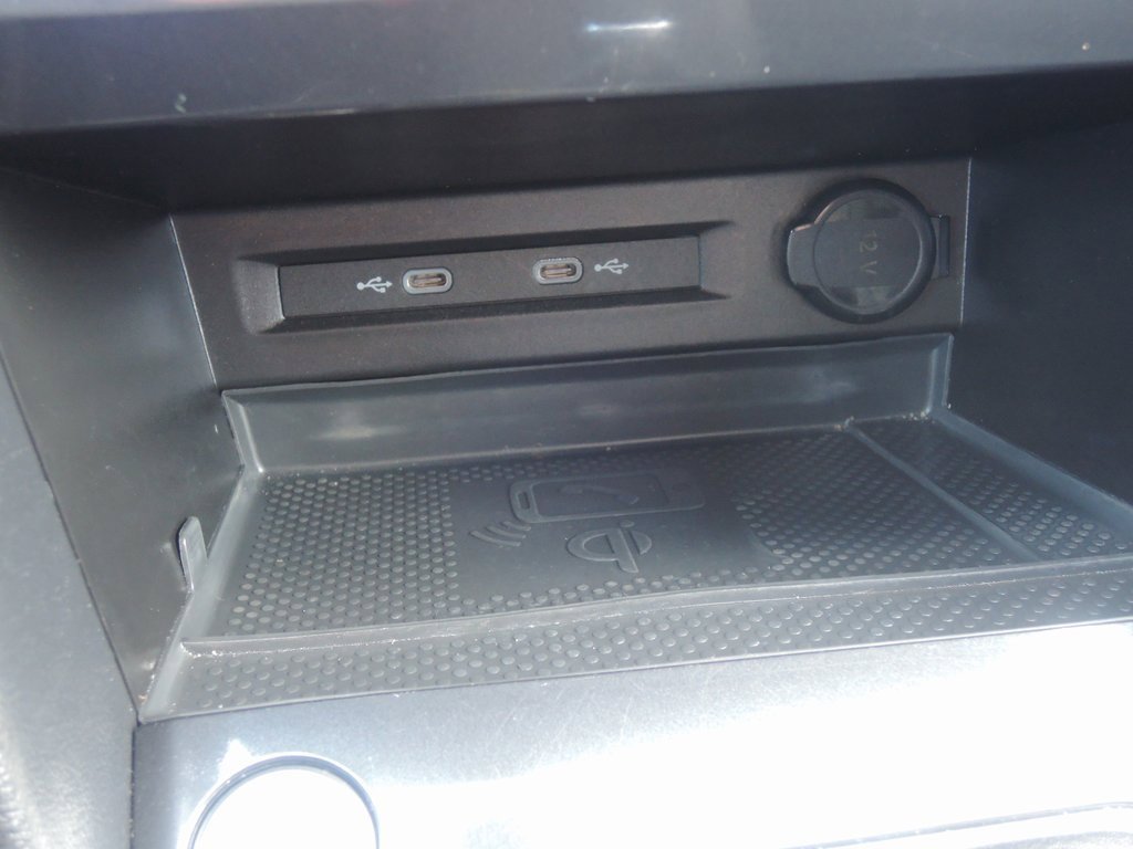 Used 2022 Volkswagen Tiguan SE image 21