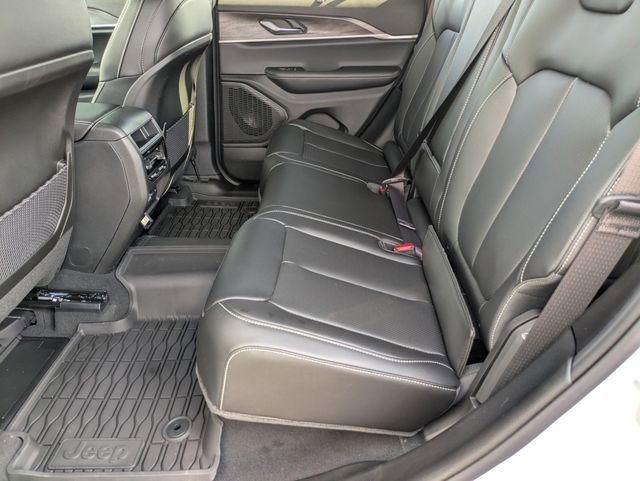New 2025 Jeep Grand Cherokee Limited w/ Luxury Tech Group II image 25