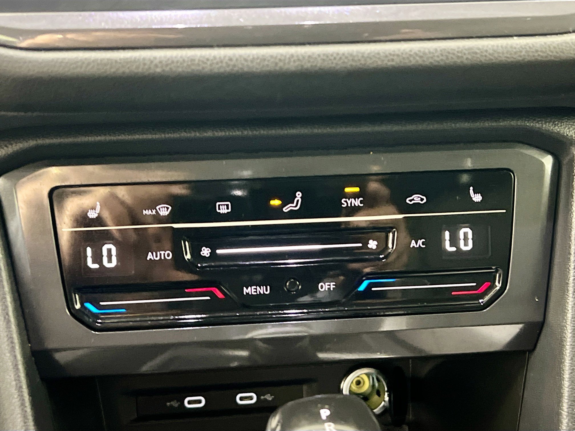 Used 2023 Volkswagen Tiguan SE image 27