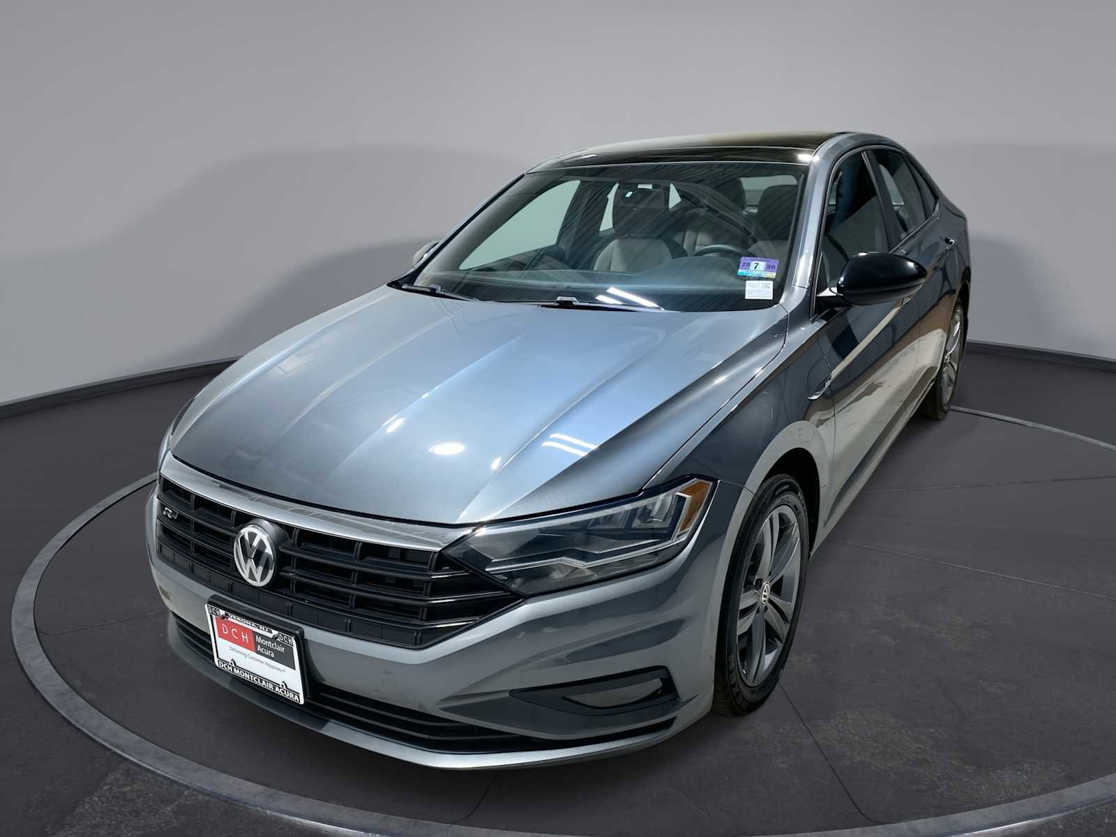 Used 2019 Volkswagen Jetta R-Line w/ R-Line Cold Weather Package FWD image 1