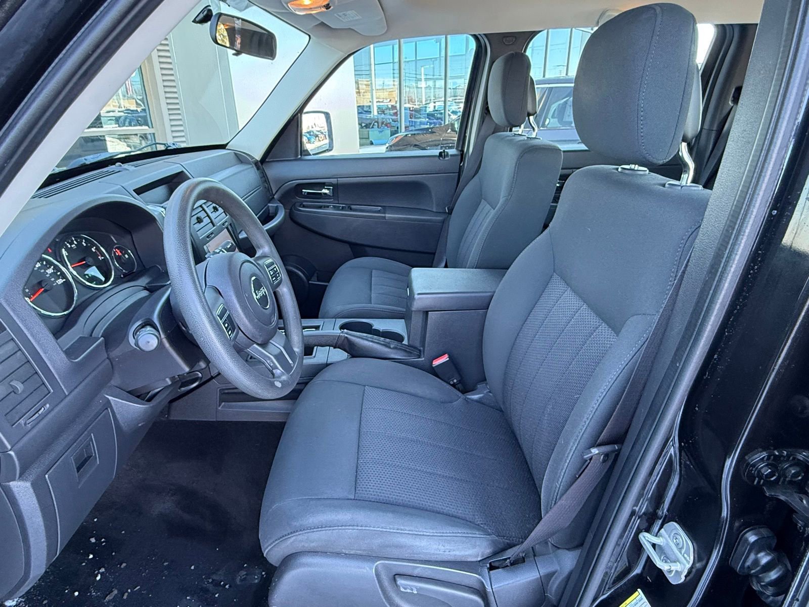 Used 2011 Jeep Liberty Sport image 12