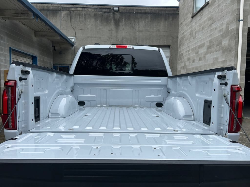 Used 2025 Ford F150 Lariat AWD/4WD image 23