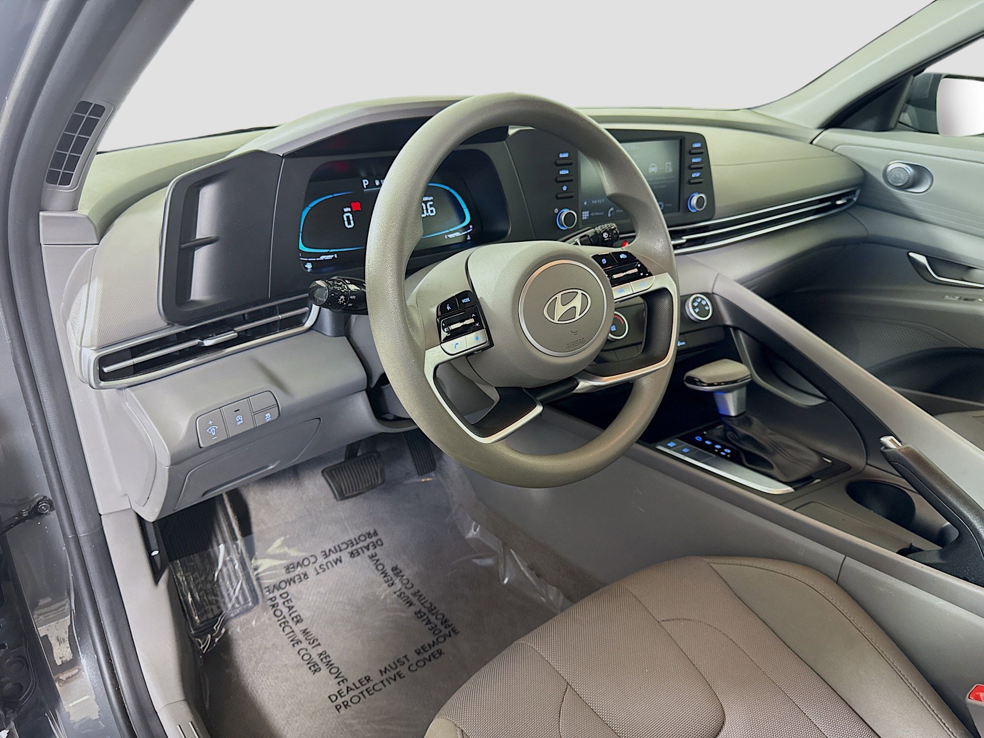 Used 2025 Hyundai Elantra SE image 22