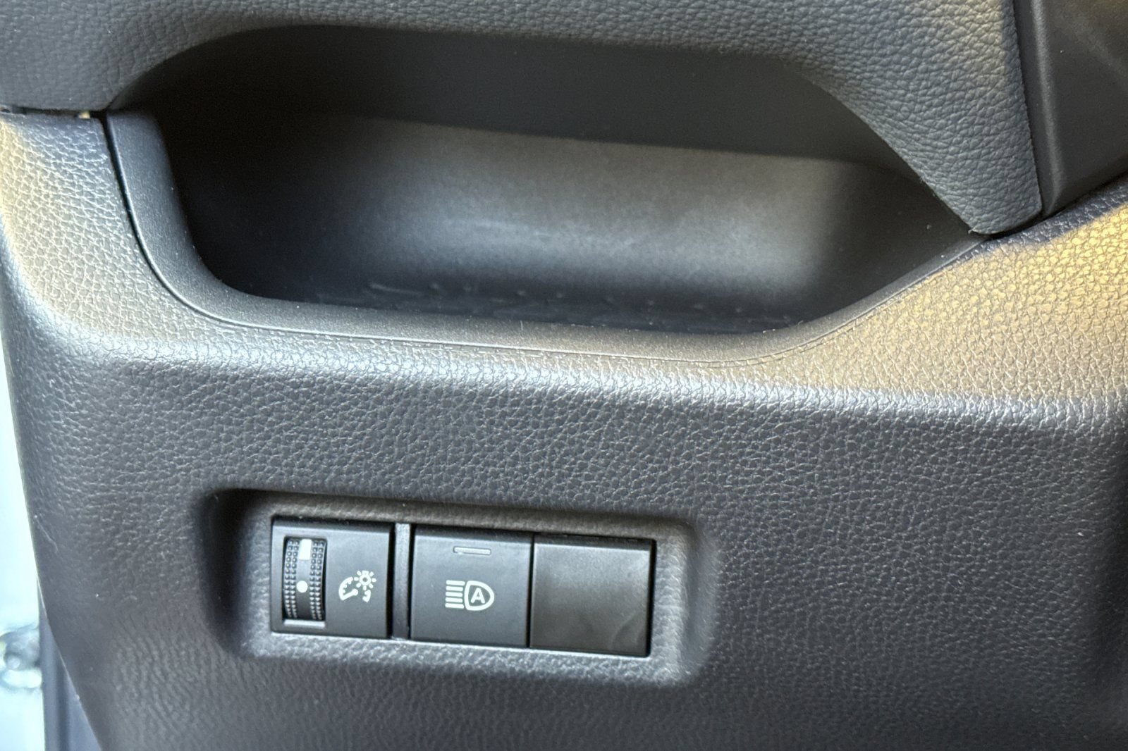 Certified 2023 Toyota RAV4 LE FWD image 33