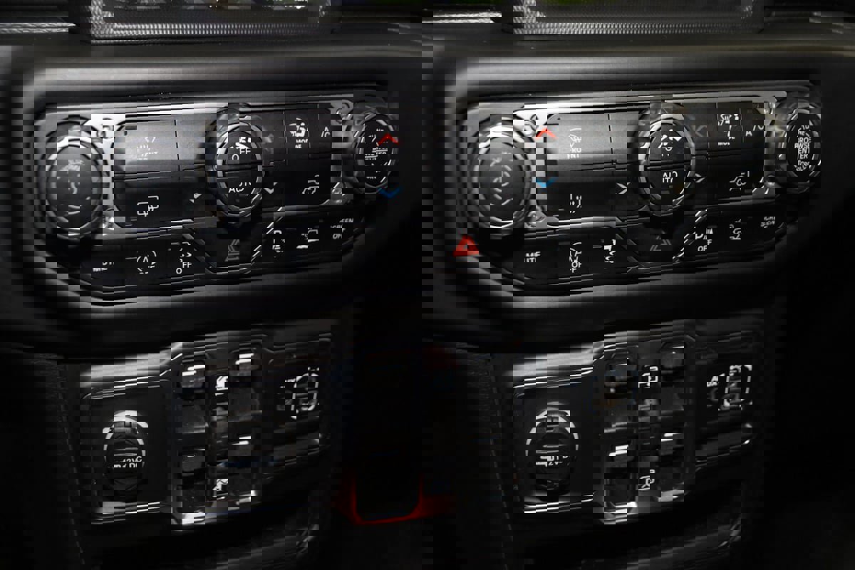 Used 2021 Jeep Gladiator Overland image 27