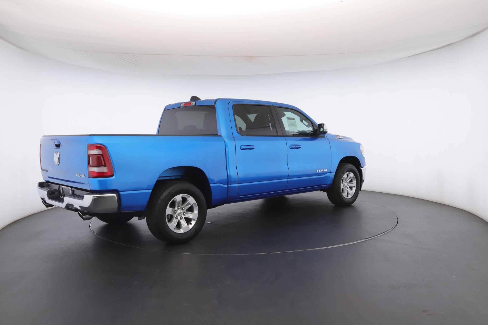 Used 2024 RAM 1500 Laramie AWD/4WD image 29