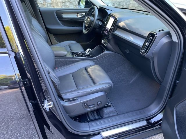 Certified 2026 Volvo XC40 B5 Plus w/ Protection Package Premier image 13