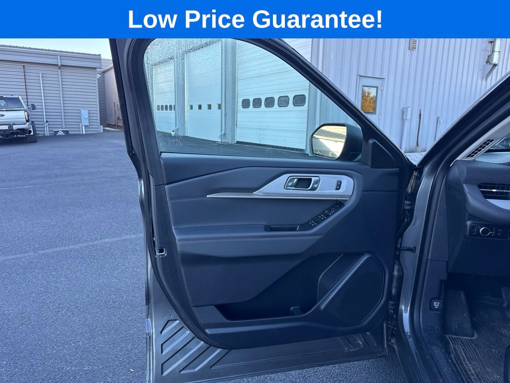 Used 2026 Ford Explorer Active AWD/4WD image 20