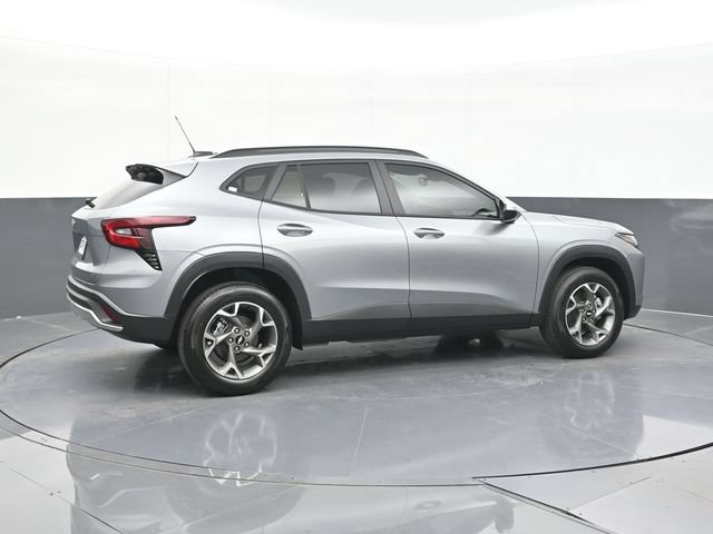 New 2026 Chevrolet Trax LT w/ Sunroof Package FWD image 11