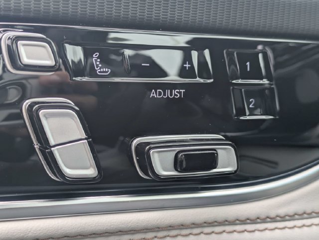 New 2026 Jeep Grand Wagoneer Summit w/ Rear Seat Video Group I AWD/4WD image 26