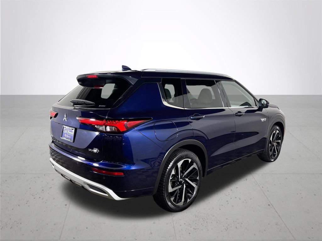 Used 2023 Mitsubishi Outlander SEL AWD/4WD image 6