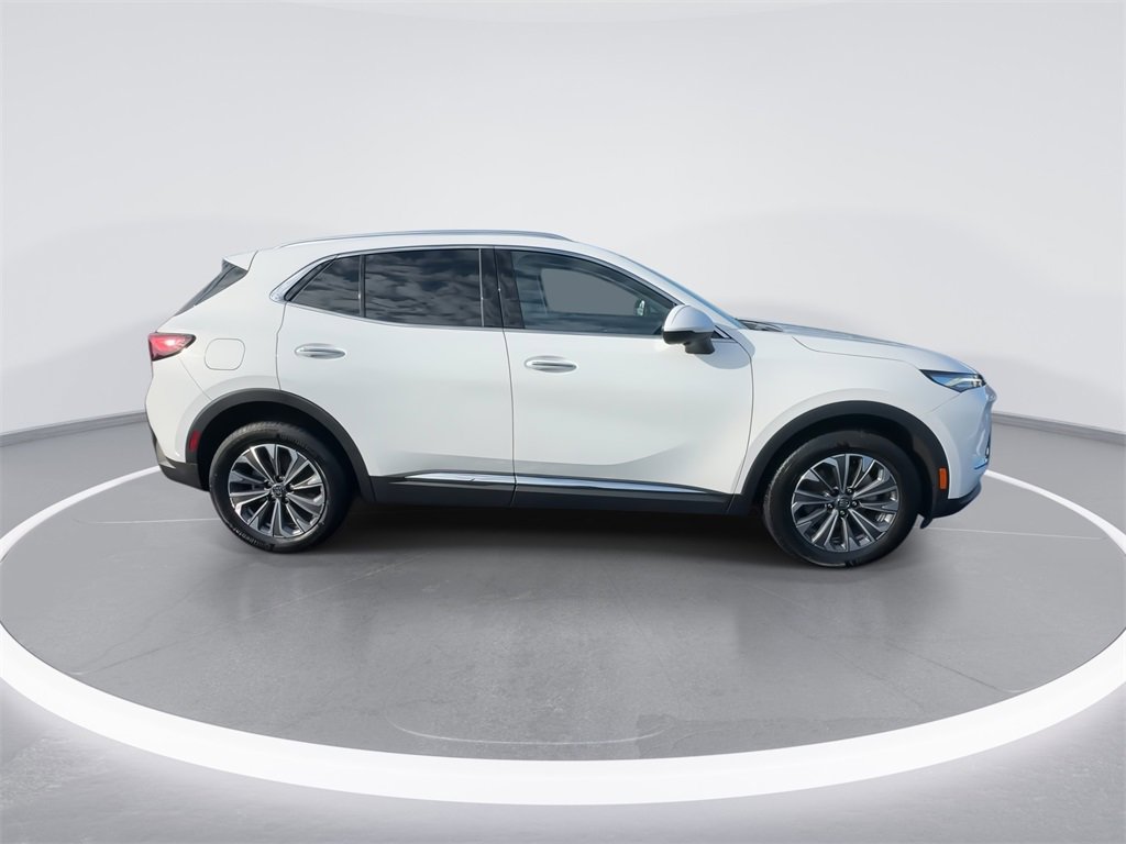 Used 2025 Buick Envision Preferred image 9