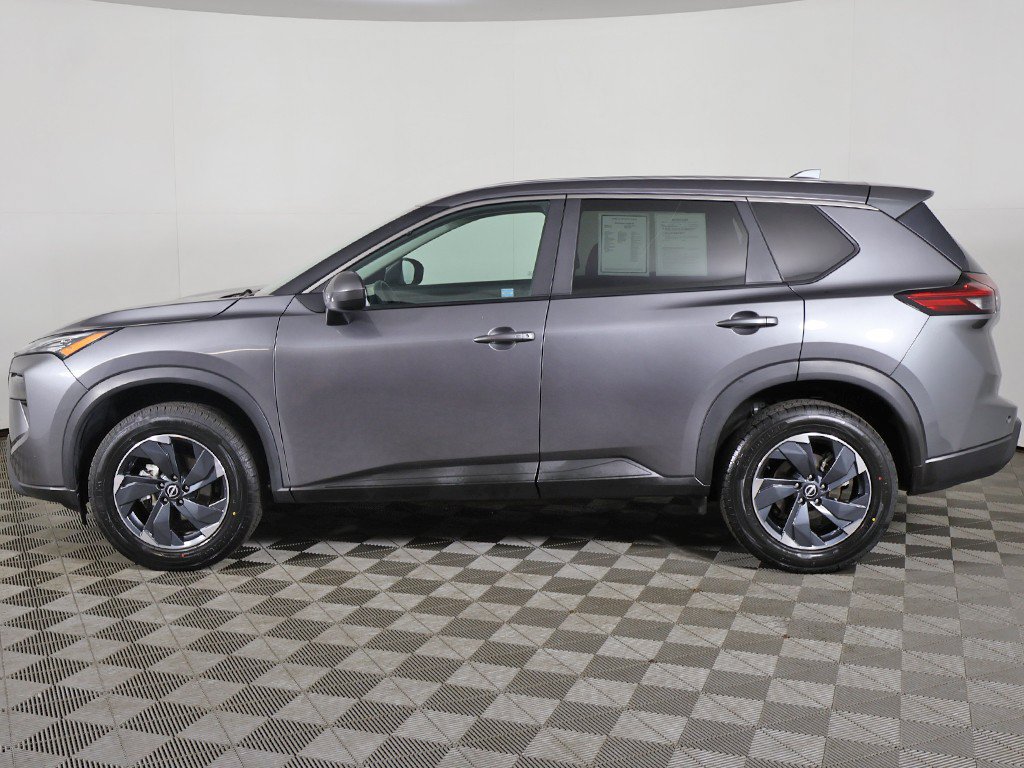 Used 2024 Nissan Rogue SV AWD/4WD image 15