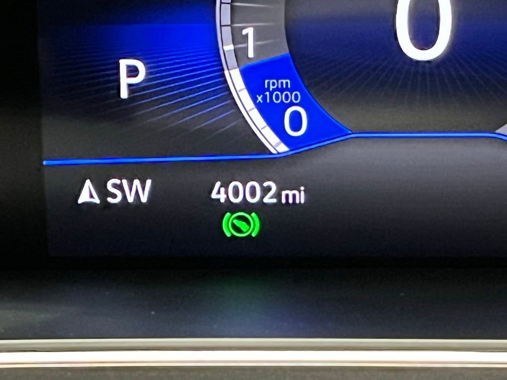 Used 2024 Volkswagen Tiguan SE R-Line image 24