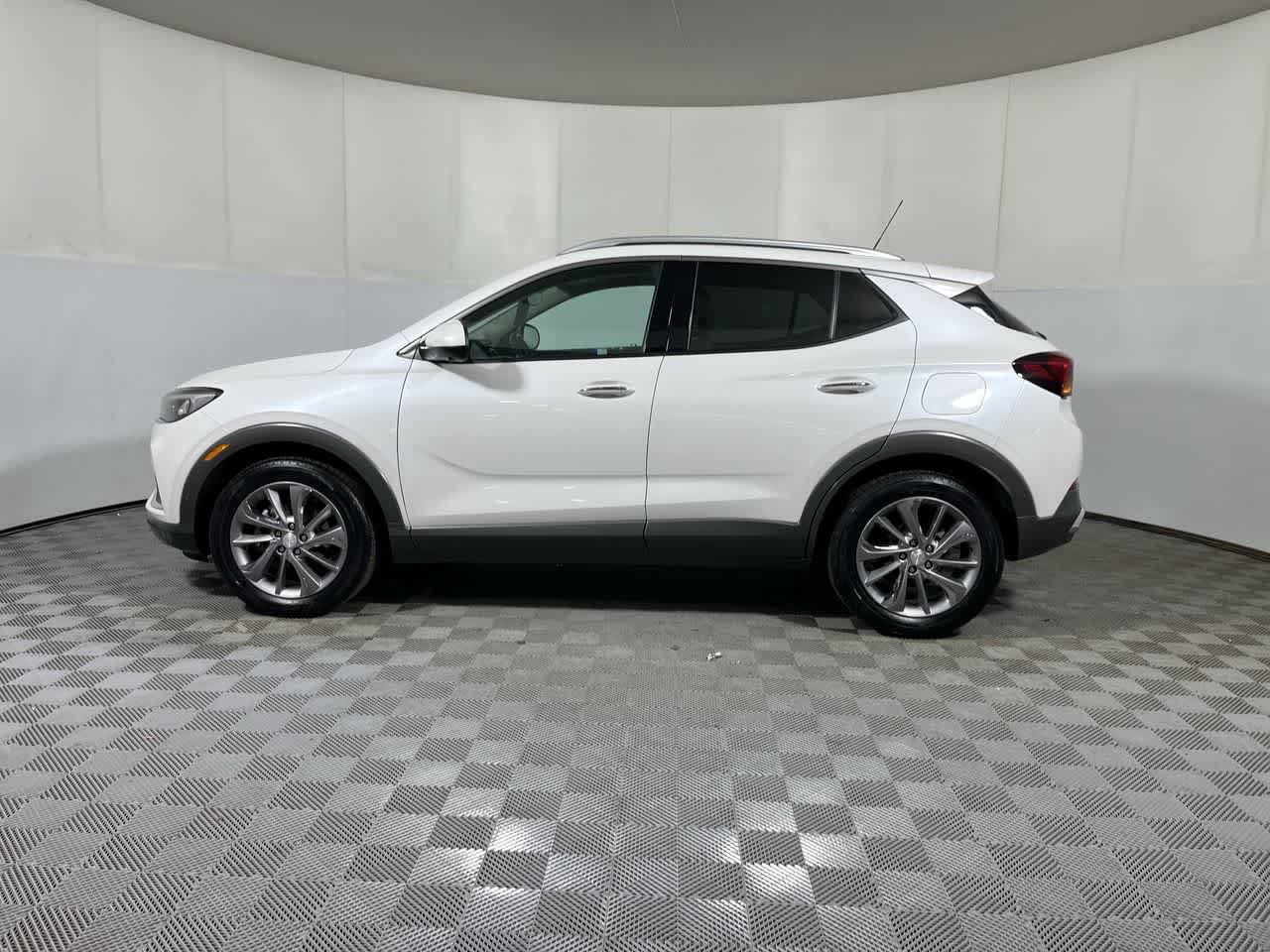 Used 2023 Buick Encore GX Essence w/ Advanced Technology Package FWD image 5