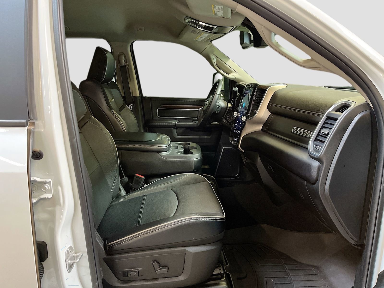 Used 2024 RAM 2500 Laramie image 27